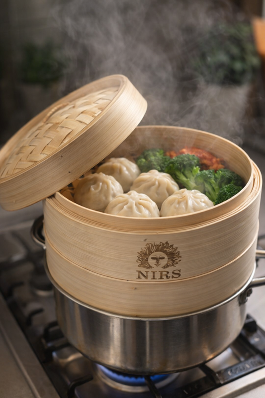 bambus dimilica, dimilica 25,4 cm, bamboo steamer, dim sum parilica, bao buns dimilica, profesionalna dimilica, azijska parilica, bamboo steamer 2 kata, dim sum oprema, parilica za restoran, kuhinjska dimilica, dimilica za sushi bar, bamboo basket steamer, zdravo kuhanje na pari, gift bambus dimilica, dim sum stolni dodatak, premium bamboo steamer, autentican dim sum, steamer za gyoza, restoranska oprema, catering oprema, kućna parilica, dimilica s poklopcem, NIRS dimilica, steamer za povrće, parenje hrane