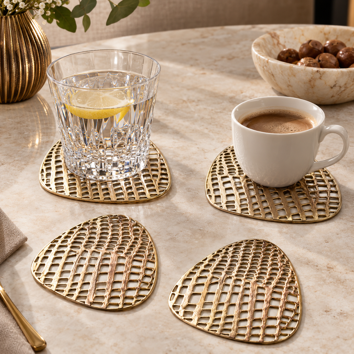 Zlatni podmetači za čaše LEILA – set 4 kom