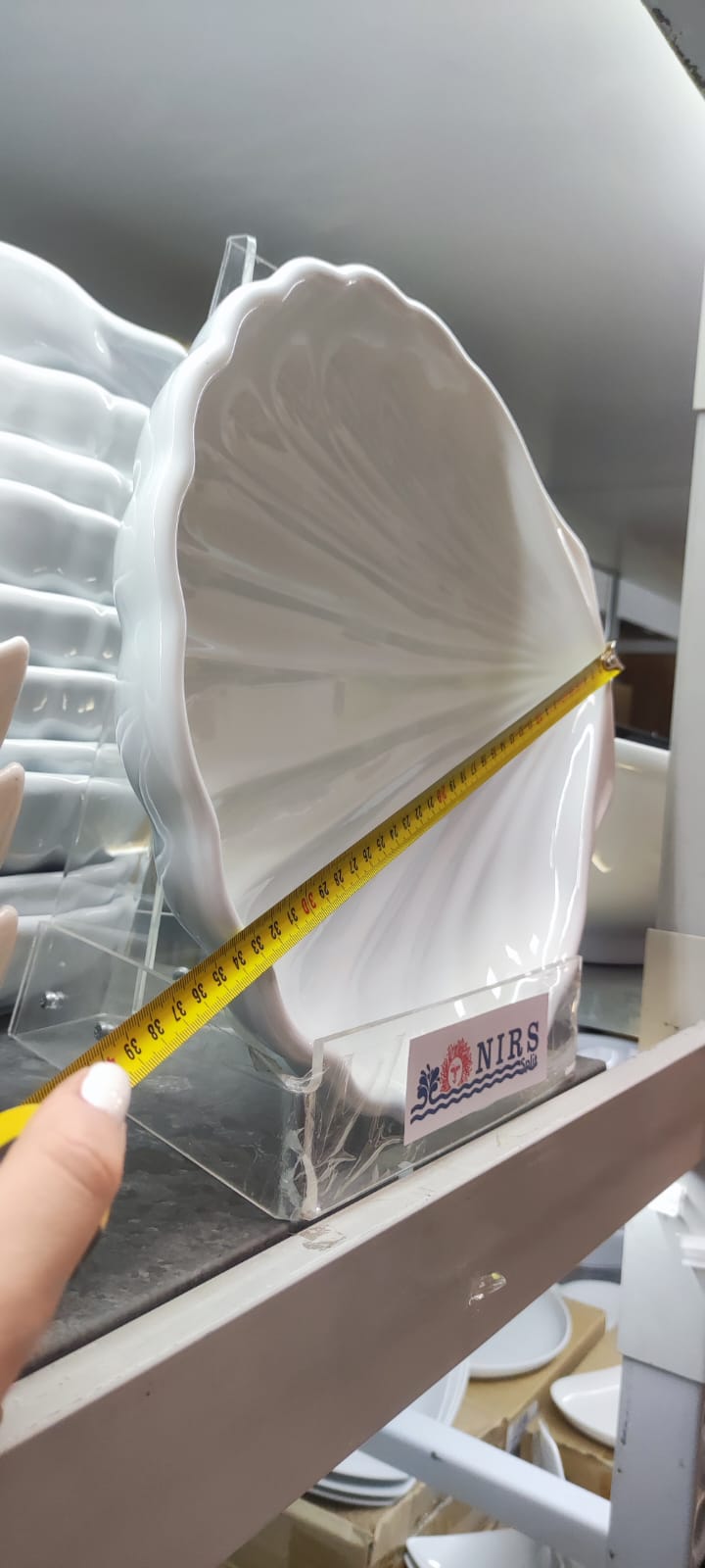 Porculanska školjka za posluživanje