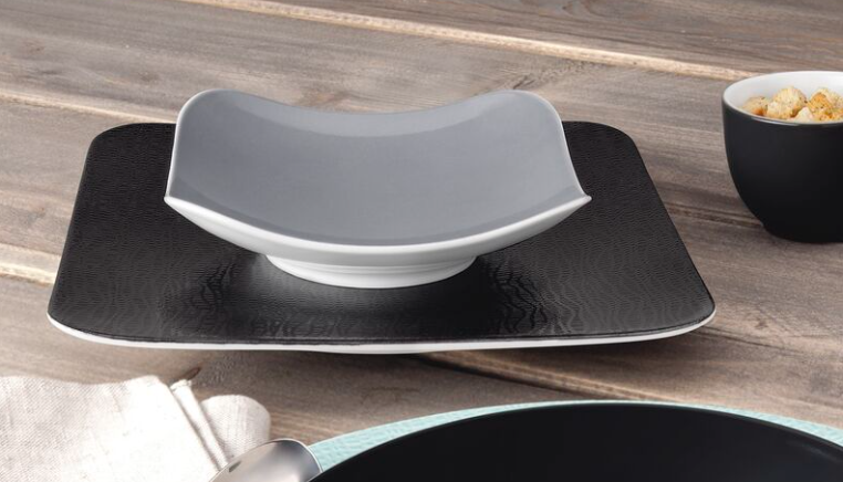 Tanjur Coupe 29×29 cm – reljefni kvadratni tanjur za restorane 🍽️