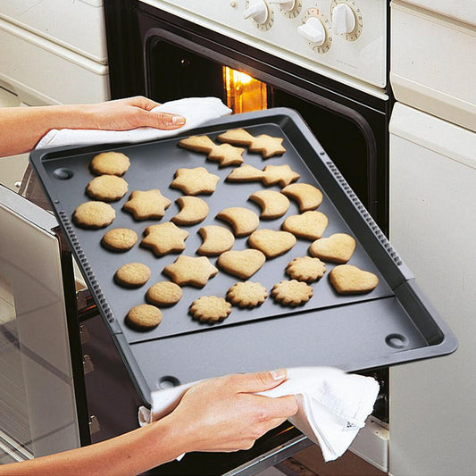 Rastezljivi pleh za kolače - prilagodljiv za sve pećnice