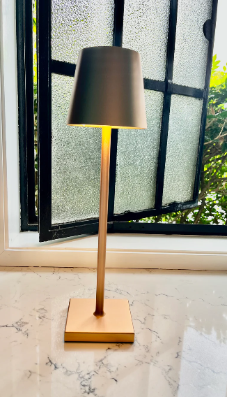 Rose Gold Zlatno-bakrena lampa restoranska 38 cm