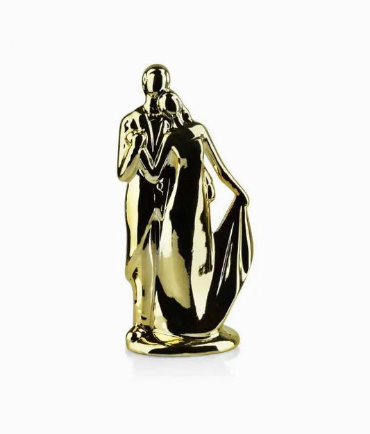 zlatna figurica para, figurica za vjenčanje, poklon za mladence, dekoracija za vjenčanje Split, poklon za godišnjicu Zagreb, keramička figurica Rijeka, romantičan poklon Osijek, zlatna dekoracija za dom, luksuzna dekoracija stolova, Mondex figurica Hrvatska, dar za ljubav, dekoracija za godišnjicu braka, figurica par u zagrljaju, unikatni poklon mladenci, zlatna uspomena, dekoracija za dnevni boravak, dekoracija za spavaću sobu, dekoracija za evente, romantična figurica Hrvatska, simbol ljubavi poklon, zlat