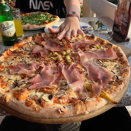 Tko je pojeo jumbo pizzu?