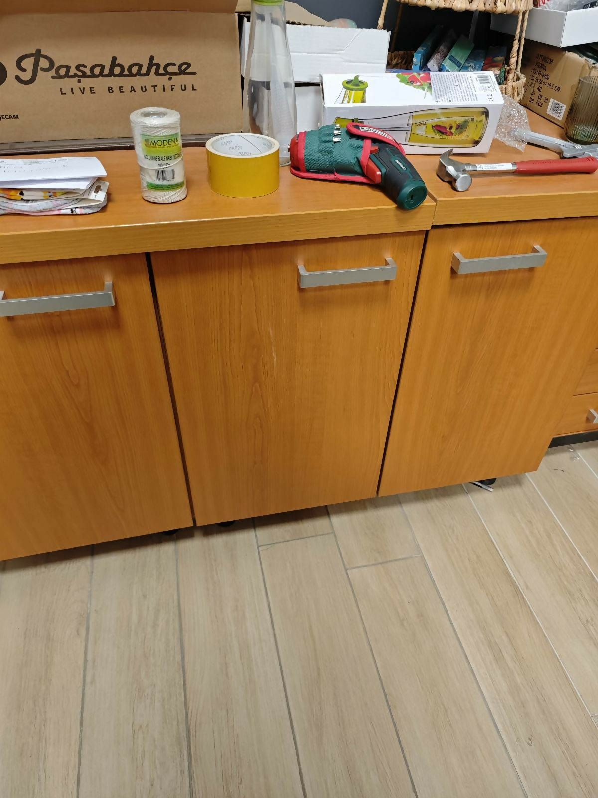 Uredski namještaj puno drvo