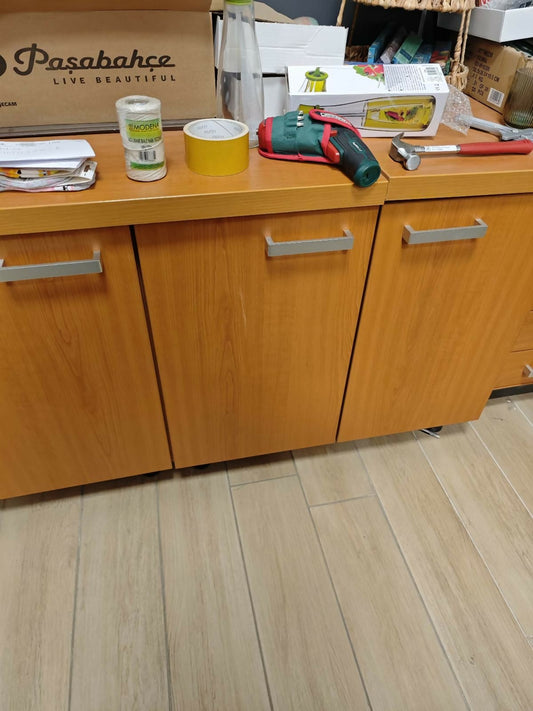 Uredski namještaj puno drvo