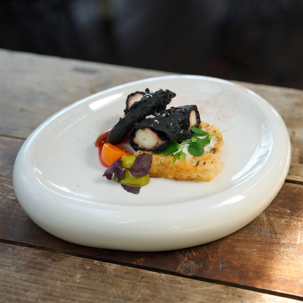 ovalni tanjur restoran, duboki ovalni tanjur porculan, horeca tanjuri yalin, medri yalin tanjur, profesionalni tanjuri za ugostiteljstvo, fine dining tanjuri, porculan za profesionalnu kuhinju, tanjur za tjesteninu restoran, tanjur za rižoto horeca, premium tanjuri bijeli, ugostiteljski tanjuri medri, tanjuri s ojačanim rubom, horeca porculan italija, moderni restoranski tanjuri, tanjuri za plating, duboki tanjuri profesionalni, tanjuri za hotele, catering tanjuri porculan, restoran servis porculan, tanjuri