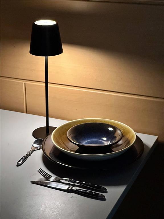 Stolna restoranska LED lampa na dodir – 10 × 10 × 37 cm