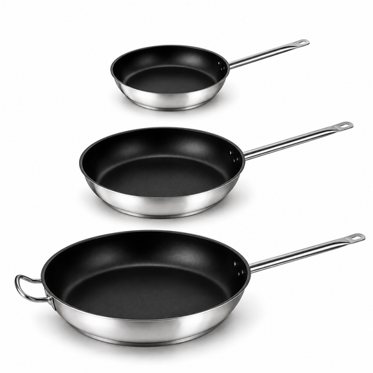 CaterWare profesionalne non-stick tave 24, 28 i 32 cm. Inox 18/0, troslojno dno i premaz protiv lijepljenja. Pogodne i za indukciju.