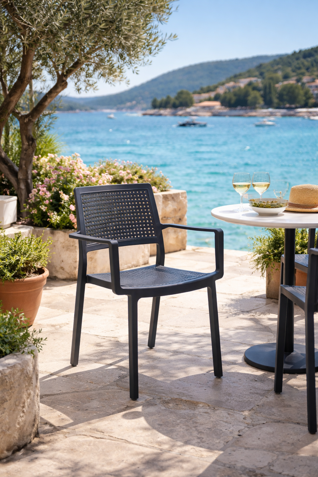 Stolica Emi s rukonaslonima – SCAB Design 🇮🇹