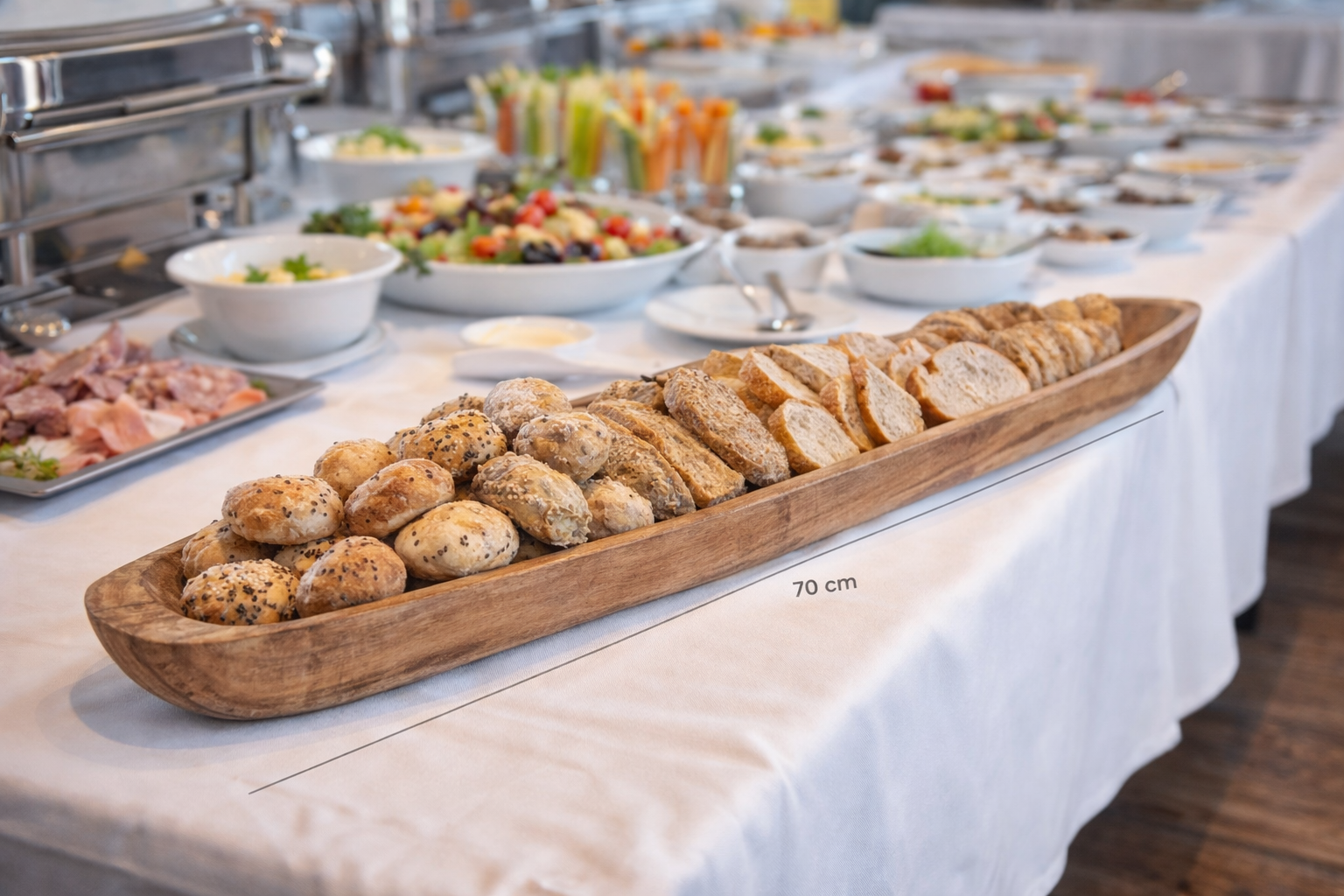 drvena zdjela 70 cm, drveni pladanj 70 cm, zdjela za buffet, pladanj za švedski stol, buffet oprema, catering oprema, drvena zdjela za kruh, pladanj za kruh, drveni pladanj za posluživanje, oprema za hotel buffet, hotel buffet oprema, restoranska buffet oprema, drveni pladanj za catering, zdjela za serviranje kruha, zdjela za doručak hotel, drvena zdjela velika, veliki drveni pladanj, buffet stol oprema, horeca buffet oprema, horeca drvena zdjela, pladanj za evente, zdjela za grickalice, drvena zdjela za re