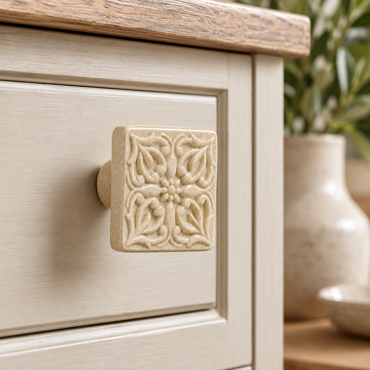 Keramička ručkica za namještaj 4 × 4 cm – Beige Flower