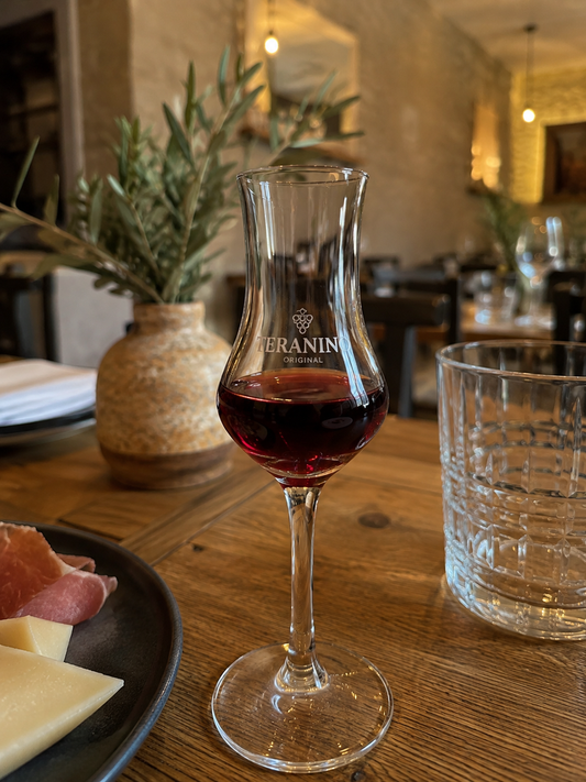 čaše za grappu, čaša za grappu, grappa čaše, Pasabahce grappa, Pasabahce čaše, čaše Pasabahce, čaše za rakiju, čaša za rakiju, čaše za likere, čaša za liker, čaše za digestiv, čaše za žestoka pića, čaše za travaricu, čaše za lozovaču, čaše za rakiju na stalku, čaše za liker na stalku, grappa glass, čaše 95 ml, čaše 0,95 dcl, set čaša za grappu, set čaša za rakiju, čaše za restoran, čaše za konobu, čaše za bar, profesionalne čaše za ugostiteljstvo, ugostiteljske čaše, staklene čaše za rakiju, Pasabahce čaše 