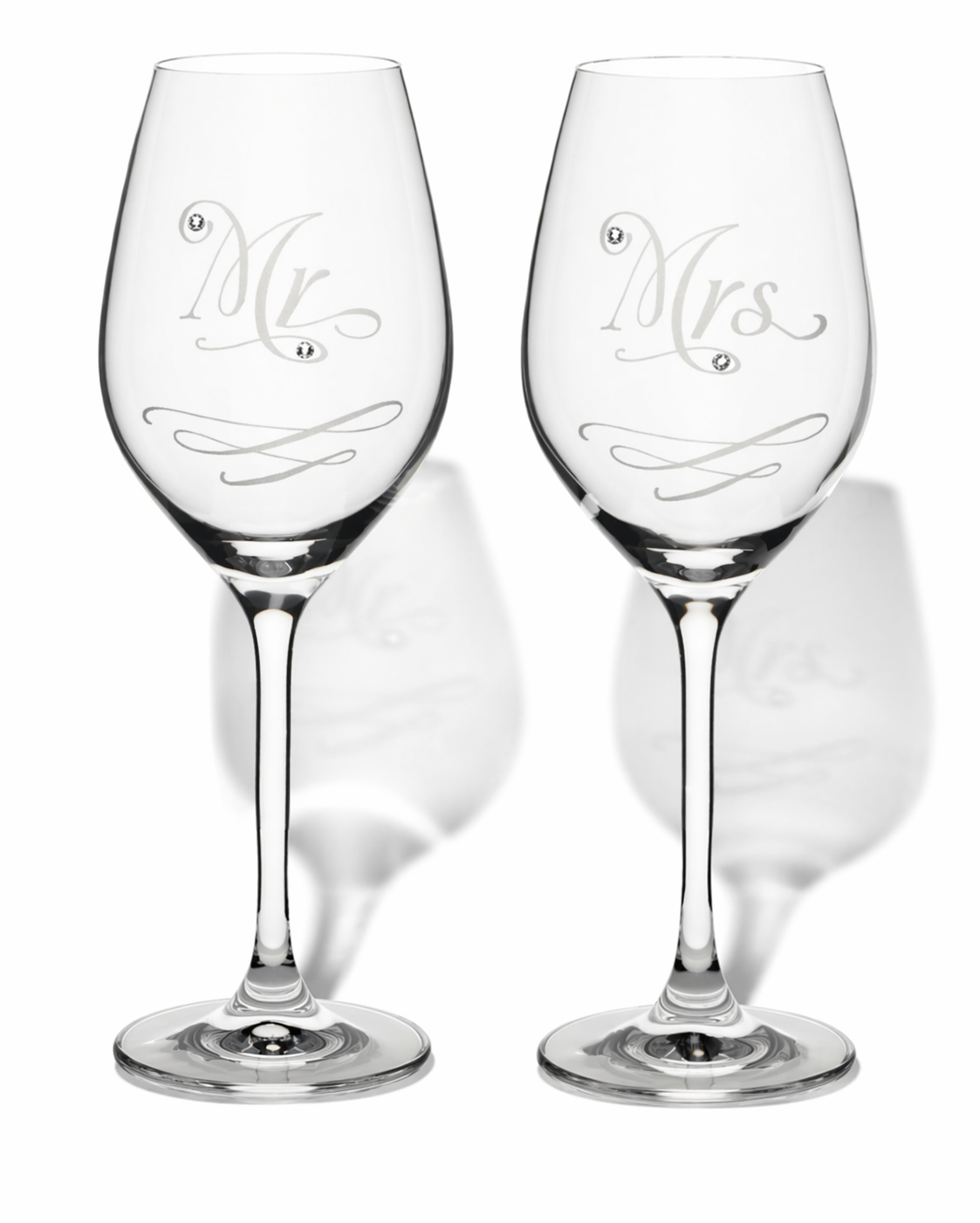 čaše za mladence, poklon za mladence, poklon za vjenčanje, mr and mrs čaše, čaše za vjenčanje, poklon za svadbu, svadbene čaše, čaše s natpisom mr mrs, čaše za vino mladenci, poklon za par, poklon za bračni par, dar za vjenčanje, poklon mladencima ideja, vjenčanje dekoracija stol, čaše za nazdravljanje, poklon za godišnjicu braka, romantičan poklon za par, personalizirani poklon vjenčanje, čaše s gravurom, luksuzne čaše za vino, svadbeni poklon ideje, čaše za posebne prilike, poklon za zaruke, poklon za mla