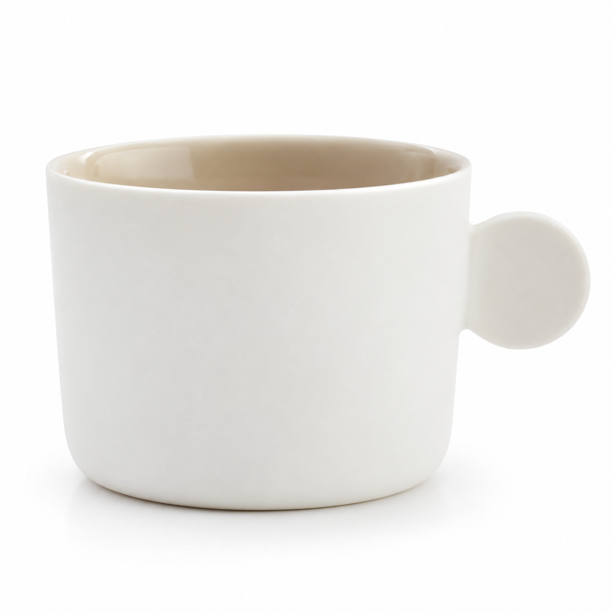 :ETER Cloud šalica, ETER Cloud by Vero, šalica 150 ml, šalica s tanjurićem, espresso šalica s tanjurićem, bež šalica za kavu, cloud šalica, šalica za espresso, šalica za macchiato, šalica za cortado, šalica za flat white, specialty coffee šalica, dizajnerska šalica, moderna šalica za kavu, šalica s okruglom ručkom, keramička šalica 150 ml, šalica za kafić, šalica za restoran, šalica za hotel, ugostiteljske šalice, šalice za specialty coffee bar, set šalica i tanjurić, minimalistička šalica, bež porculansko 