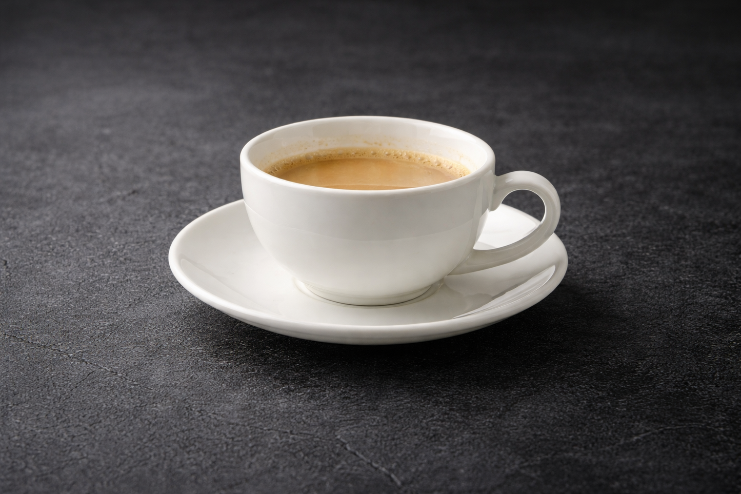 šalica s tanjurićem, šalica ivory, porculanska šalica 220 ml, šalica za kavu s tanjurićem, šalica za čaj porculan, ugostiteljska šalica, šalica za kafić, šalica za restoran, šalica za hotel, šalica za apartmane, porculan šalica bijela, klasična šalica za kavu, profesionalna šalica za ugostiteljstvo, šalica za espresso i čaj, šalica s tanjurićem horeca, ugostiteljski porculan, šalica za catering, elegantna šalica za posluživanje, minimalistička šalica, šalica za svakodnevnu upotrebu, porculanska šalica s tan