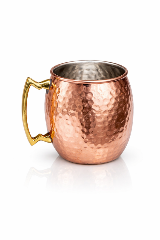 bakrena šalica, moscow mule šalica, bakrena čaša, šalica 550 ml, cocktail mug, copper mug, moscow mule mug, bar pribor, oprema za bar, koktel šalica, bakrena šalica za koktele, horeca oprema, oprema za restoran, čaša za koktele, šalica za gin tonic, šalica za mojito, hammered copper mug, inox unutrašnjost, premium bar pribor, pribor za koktele, čaša za hladna pića, bar accessories, ugostiteljska oprema, koktel prezentacija, bakrena čaša 550 ml, čaša za mule, restoran oprema, luksuzni bar pribor, čaša za kok