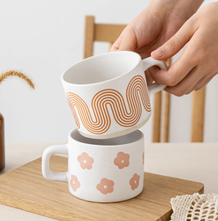 🌸 Keramička šalica s cvjetnim uzorkom – 250 ml