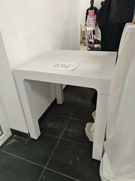 Plastični stolovi 70x70