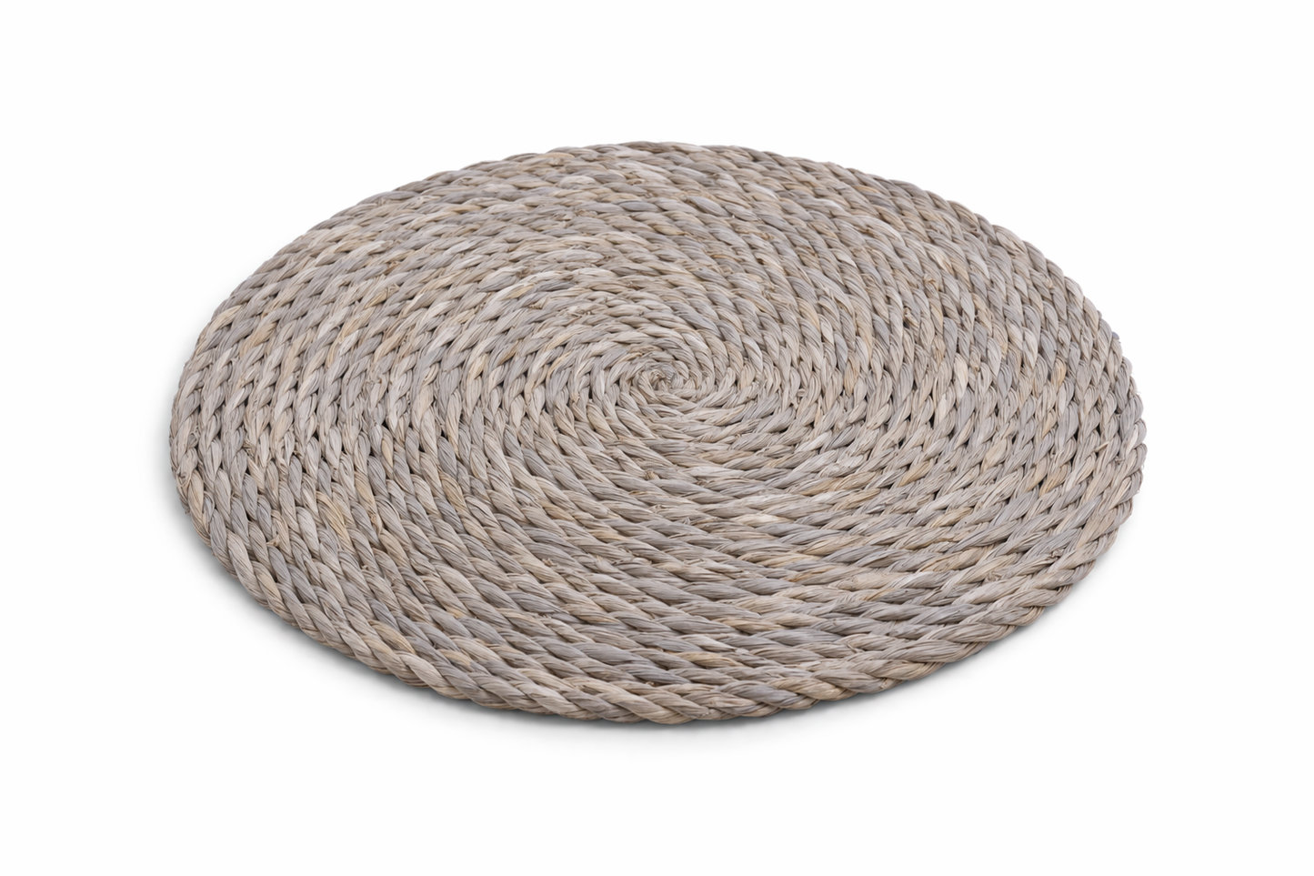 podmetač za stol, podmetač od morske trave, okrugli podmetač, podmetač 35 cm, dekoracija stola, prirodni podmetač, podmetač za tanjur, stolni podmetač, boho dekoracija, mediteranski stil dekoracija, podmetač restoran, oprema za apartmane, dekoracija za stol restoran, podmetač za serviranje, rustikalni podmetač, prirodni materijali dekoracija, podmetač za beach bar, stolni ukras prirodni, podmetač od trave, podmetač za tanjure restoran, podmetač za stol apartman, dekor za stol more, podmetač boho stil, priro