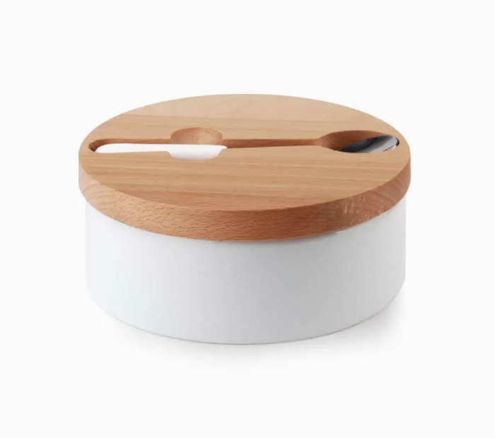 posuda za šećer, posuda za šećer s poklopcem, šećernica keramika, šećernica s drvenim poklopcem, posuda za šećer sa žličicom, šećernica mondex, basic kitchen šećernica, posuda za šećer bijela, šećernica za stol, posuda za šećer restoran, šećernica za hotel, šećernica za apartman, ugostiteljska oprema posluživanje, horeca oprema stol, posuda za šećer buffet, posuda za šećer doručak, oprema za hotelski doručak, stolna oprema restoran, kuhinjski dodaci keramika, dekorativna šećernica, moderna šećernica, minima