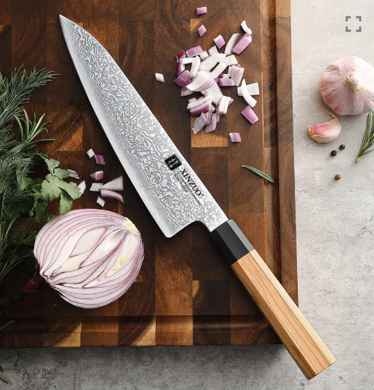 japanski noževi, damask nož, profesionalni kuhinjski nož, chef nož hrvatska, XINZUO noževi, najbolji japanski nož, kuhinjski noževi split, nož od damask čelika, santoku nož, bunka nož, gyuto nož, noževi za kuhare, ručno izrađeni noževi, premium noževi hrvatska, oštri japanski nož, damask čelik hrvatska, japanski kuhinjski pribor, profesionalni nož za meso, nož s drvenom drškom, maslinovo drvo drška, kolekcija XINZUO, japanski noževi zagreb, nož za sushi, kuhinjski noževi dalmacija, rezanje povrća japanski n