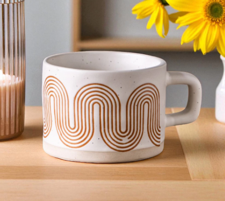 🤎 Keramička šalica s retro uzorkom – 250 ml