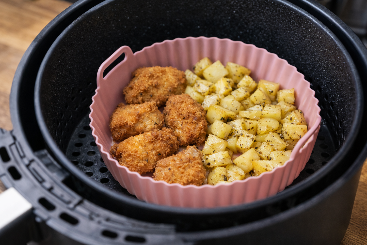 silikonska podloga za air fryer, podloga za air fryer 16 cm, silikonska košarica za air fryer, air fryer podloga okrugla, silikonska posuda za air fryer, dodatak za air fryer, podloga za fritezu na vrući zrak, air fryer pribor, silikonski umetak za air fryer, podloga za pečenje u air fryeru, silikonska podloga za pečenje, air fryer accessories, posuda za air fryer, air fryer košarica silikon, podloga za zdravije pečenje, oprema za kuhinju, kuhinjski dodaci air fryer, podloga za krumpiriće air fryer, podloga