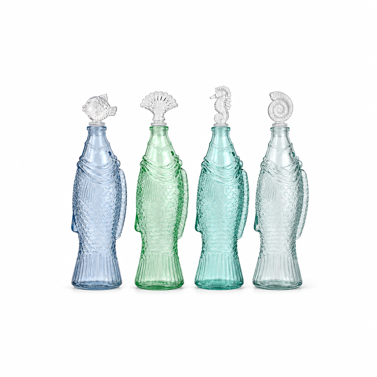 staklena boca za vodu, boca 500 ml, staklena boca 0.5 l, boca za posluživanje vode, vintage boca, dekorativna boca, boca s čepom, boca za restoran, boca za kafić, boca za apartman, mediteranski stil, boca za stol, elegantna boca, reljefna staklena boca, boca za limunadu, boca za sok, boca za hladne napitke, staklena boca za dom, restoranska oprema, horeca oprema, boca s morskim motivom, riba staklena boca, boca za terasu, ljetni stol, dekoracija stola, boca za vodu restoran, stakleni vrč alternativa, vintag