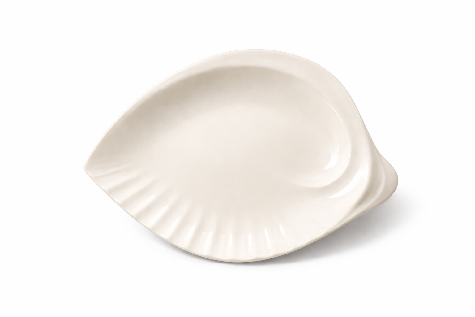 tanjur školjka, tanjur za ribu, tanjur za seafood, porculanski tanjur, tanjur 33 cm, tanjur 39 cm, veliki tanjur za serviranje, tanjur za restorane, horeca posuđe, ugostiteljska oprema, tanjur za morske plodove, tanjur za školjke, tanjur za riblja jela, restoran oprema, bijeli tanjur, dizajnerski tanjur, tanjur za prezentaciju hrane, fine dining posuđe, profesionalni tanjur, medri tanjur, tanjur za serviranje ribe, luksuzni tanjur, tanjur za hotel, tanjur za catering, ovalni tanjur školjka, tanjur za riblji