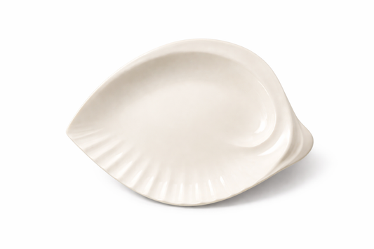 tanjur školjka, tanjur za ribu, tanjur za seafood, porculanski tanjur, tanjur 33 cm, tanjur 39 cm, veliki tanjur za serviranje, tanjur za restorane, horeca posuđe, ugostiteljska oprema, tanjur za morske plodove, tanjur za školjke, tanjur za riblja jela, restoran oprema, bijeli tanjur, dizajnerski tanjur, tanjur za prezentaciju hrane, fine dining posuđe, profesionalni tanjur, medri tanjur, tanjur za serviranje ribe, luksuzni tanjur, tanjur za hotel, tanjur za catering, ovalni tanjur školjka, tanjur za riblji
